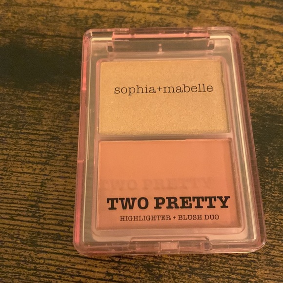 Sophia + Mabelle Two Pretty Champagne Highlighter and Bubbly Blush Duo - Picture 3 of 3